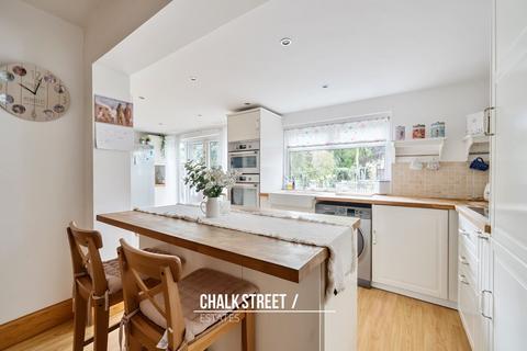 27 Alexandra Road, Rainham, RM13 7AA