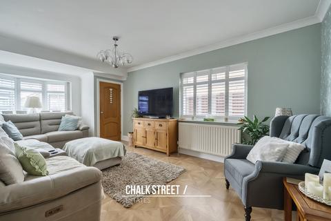 27 Alexandra Road, Rainham, RM13 7AA