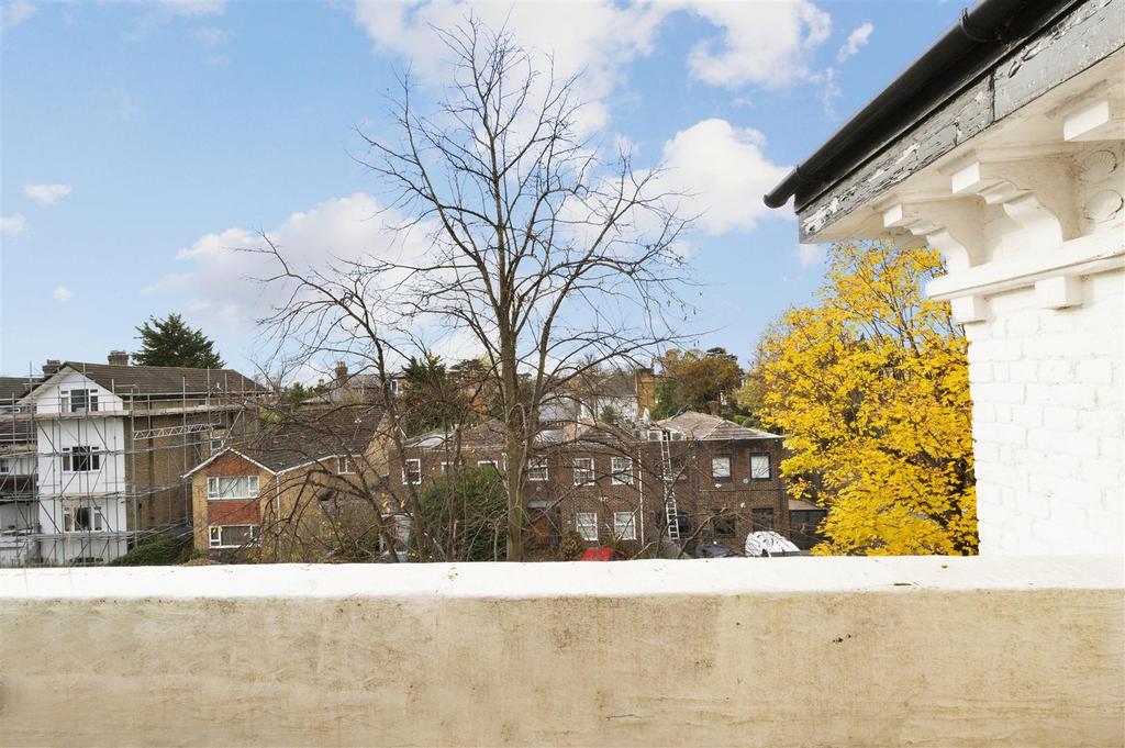 Flat 3 Lansdowne Court,17.jpg