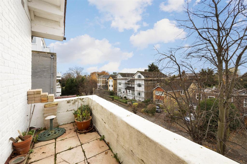 Flat 3 Lansdowne Court,18.jpg