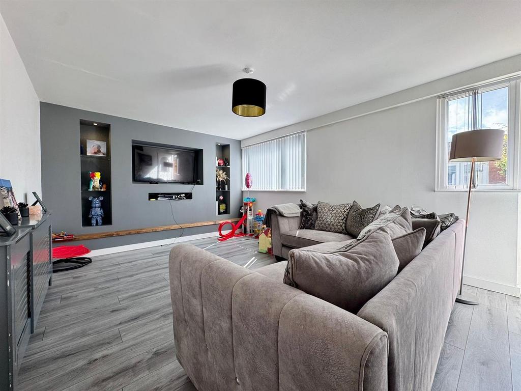 Lounge-fotor-2025072215317.jpg
