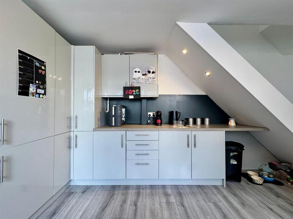 Kitchen (3).jpg