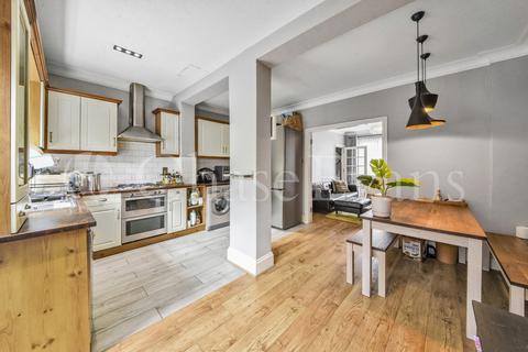 99 Hesperus Crescent, Isle Of Dogs, London, E14 3AB