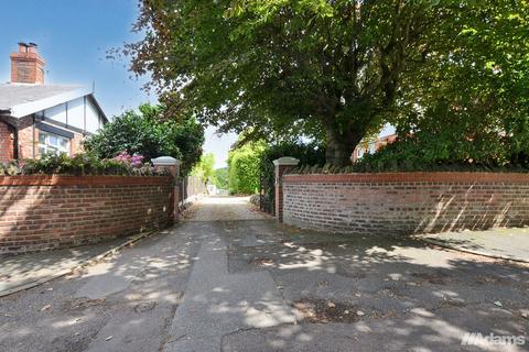 4 bedroom detached house for sale, Highlands Road, Higher Runcorn