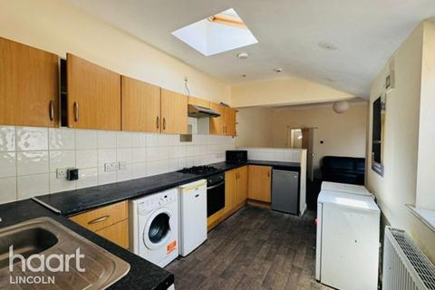5 bedroom end of terrace house to rent, Avondale Street, LINCOLN