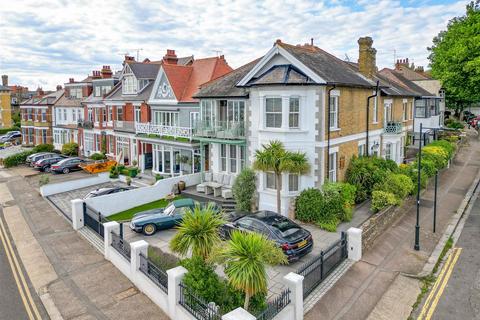2 bedroom maisonette for sale, WESTCLIFF PARADE, Westcliff-On-Sea