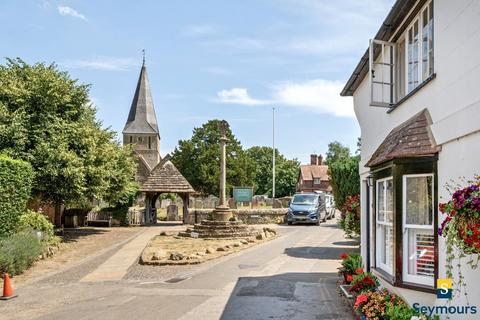 3 bedroom end of terrace house for sale, The Square, Guildford GU5