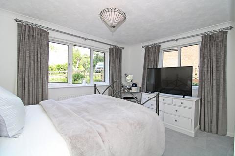 2 bedroom flat for sale, Court Downs Road, Beckenham, BR3