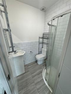 1 bedroom in a house share to rent, Effingham Road, London