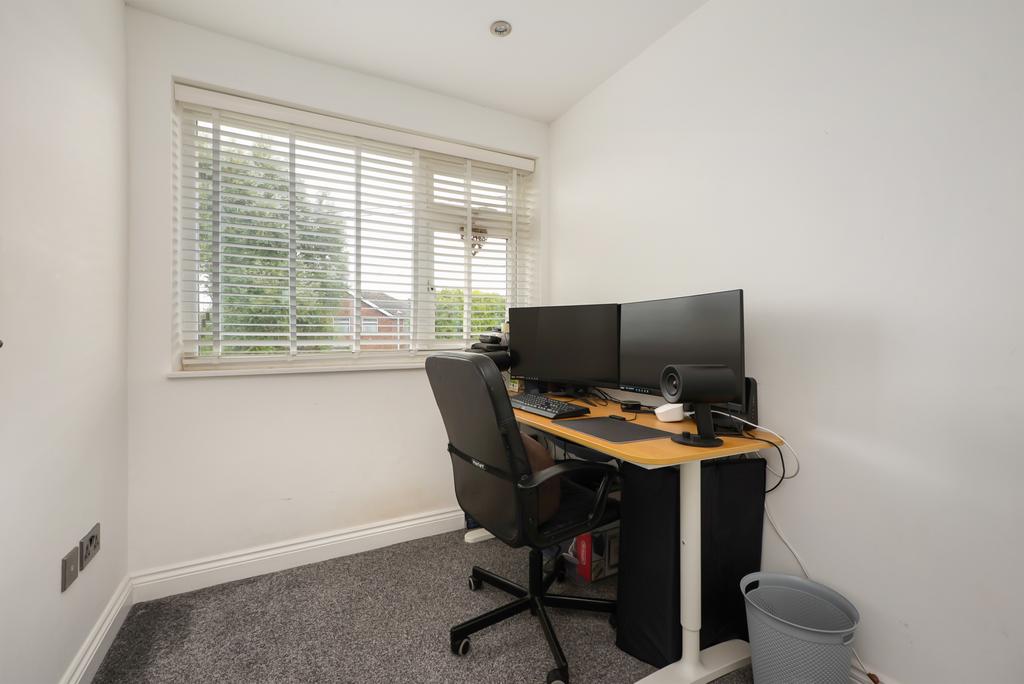 Bedroom / Office