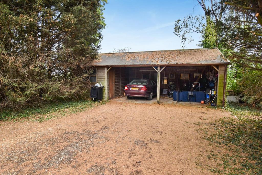Carport.JPG