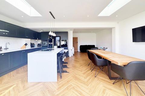 37 Beck Way, Beckenham, BR3 3JX