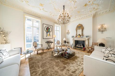 undefined, Chesterfield Street, London W1J