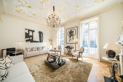 undefined, Chesterfield Street, London W1J