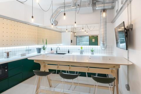 Showroom to rent, 1 Dock Rd London E16 1AH