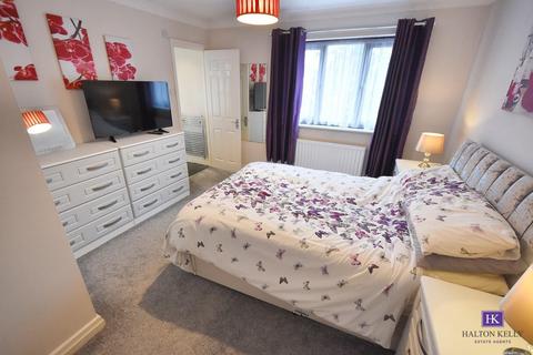 3 bedroom detached house for sale, Castle Green, Kingswood WA5