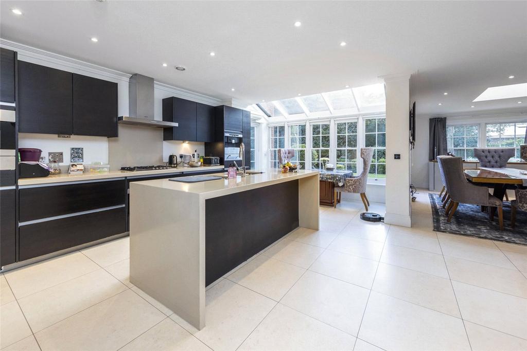 Kitchen/Brk/Family