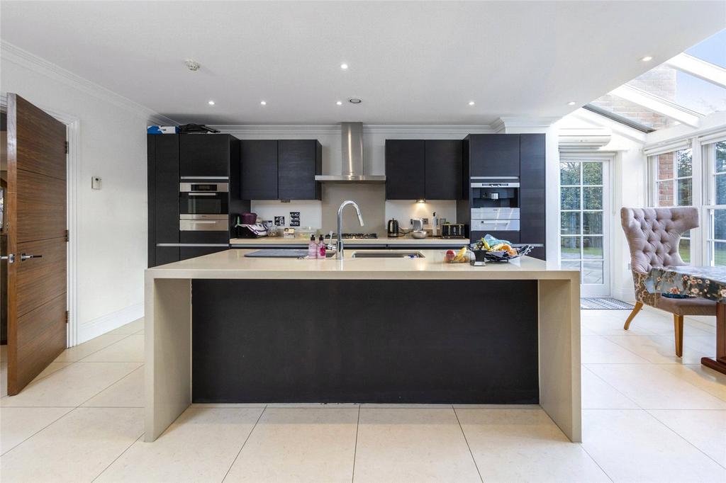 Kitchen/ Breakfast