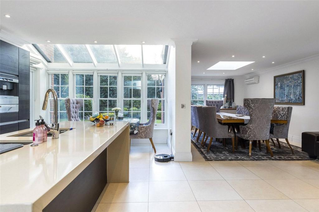 Kitchen/Brk/Family