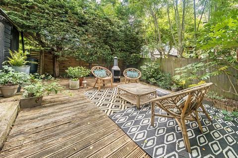 2 bedroom flat for sale, Devonshire Road, London SE23