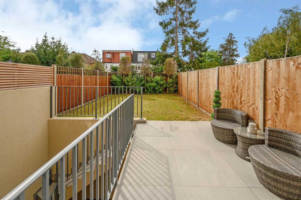 6 Samara Place-19