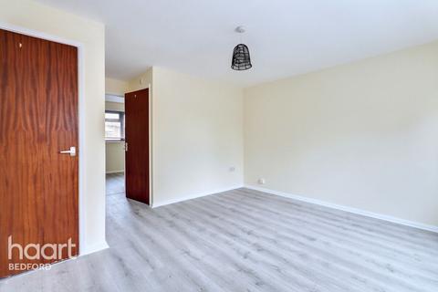 2 bedroom semi-detached house to rent, High Street, Harrold