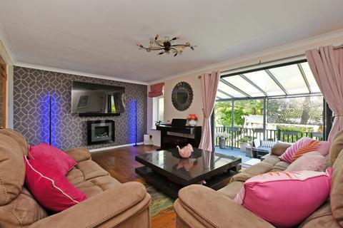 8 Dore Hall Croft, Sheffield, S17 3HD