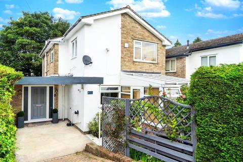 8 Dore Hall Croft, Sheffield, S17 3HD