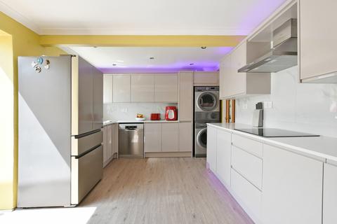 8 Dore Hall Croft, Sheffield, S17 3HD