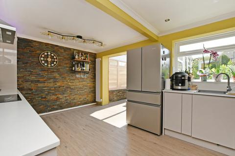 8 Dore Hall Croft, Sheffield, S17 3HD