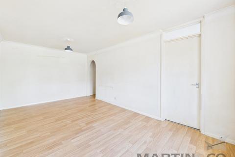 8 Broadlake Close, London Colney, St Albans, AL2 1NS