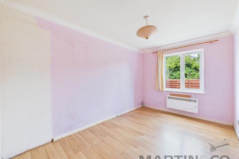 8 Broadlake Close, London Colney, St Albans, AL2 1NS