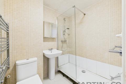 8 Broadlake Close, London Colney, St Albans, AL2 1NS