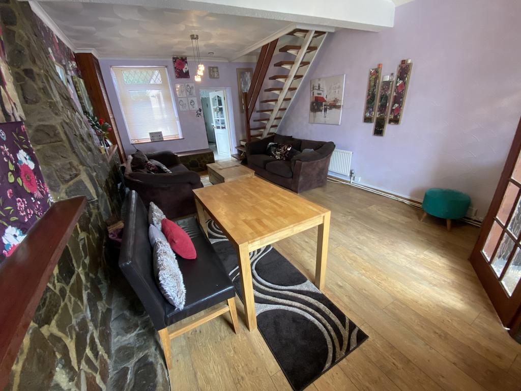 Lounge/Dining Room