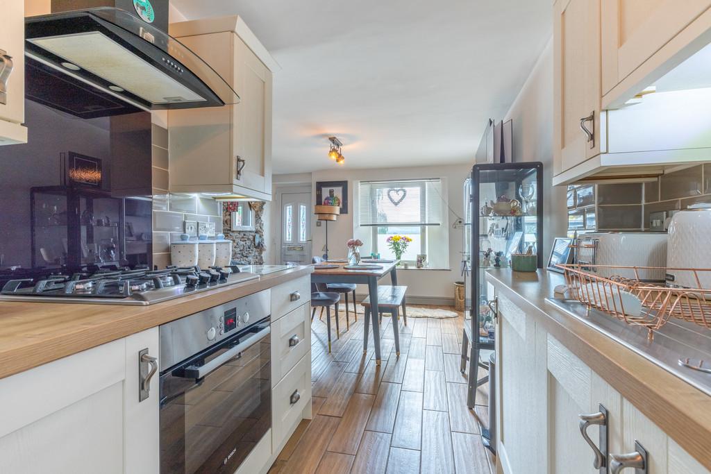 Modern Dining Kitchen