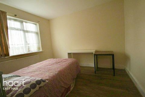 1 bedroom terraced house to rent, Wellington Road, LONDON