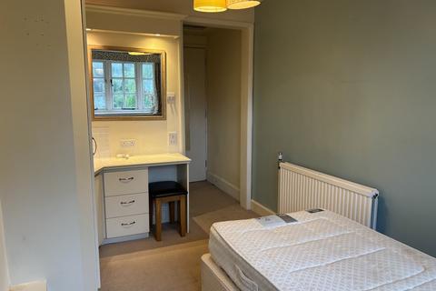 1 bedroom in a house share to rent, Edgemoor House, Haytor Road