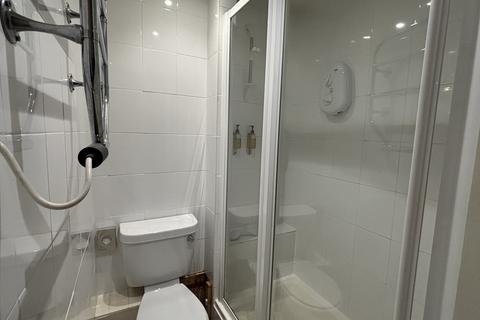 1 bedroom in a house share to rent, Edgemoor House, Haytor Road