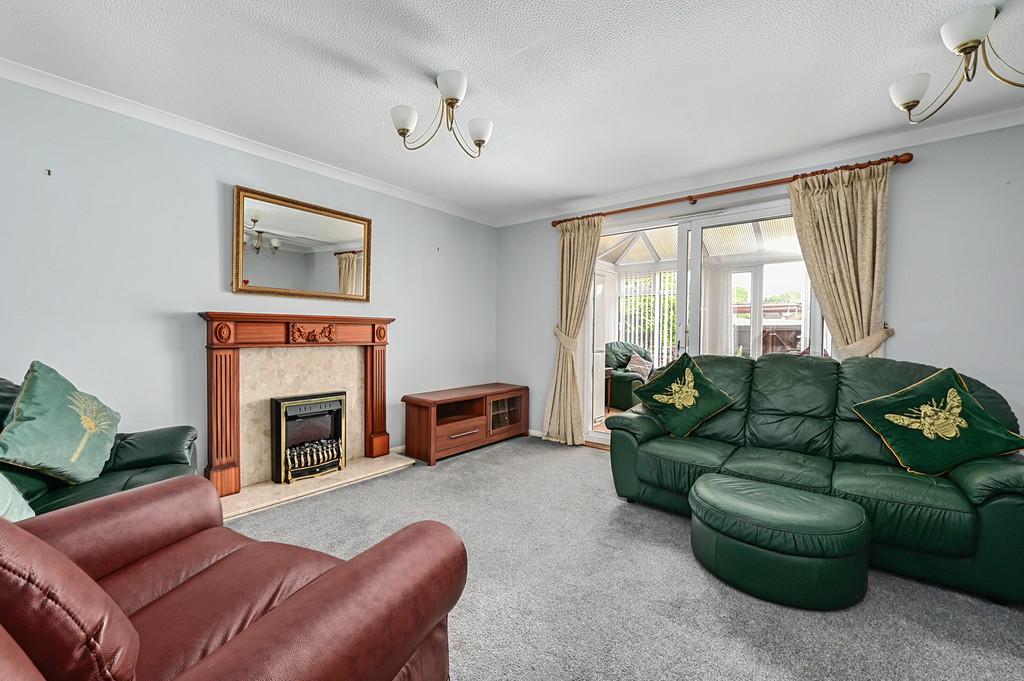 65 Avocet Crescent (2)
