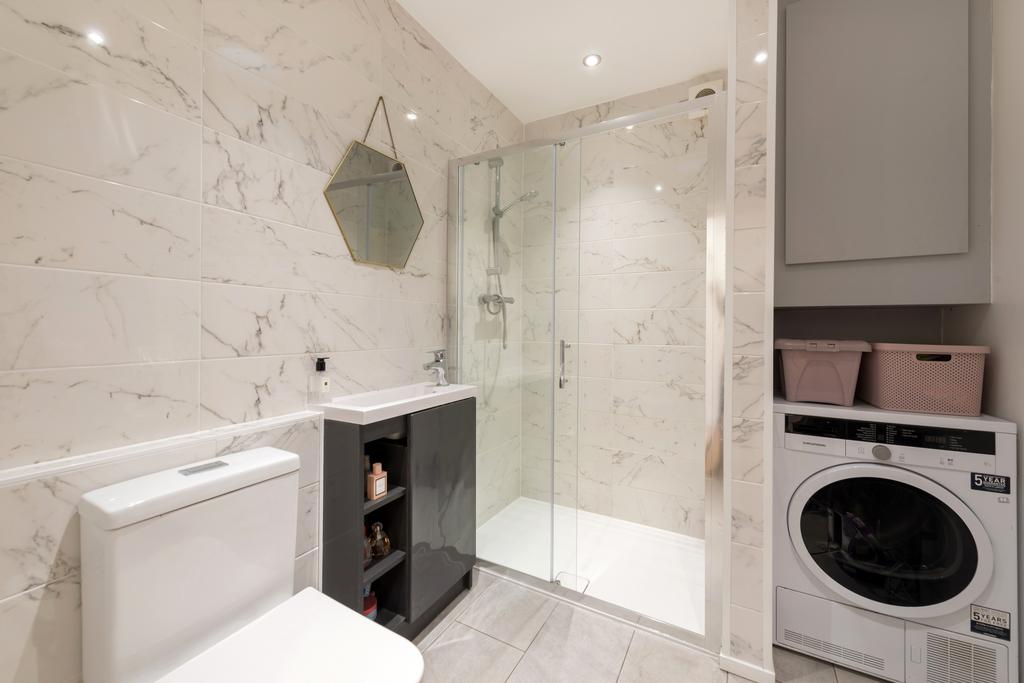 Utility/Shower Room