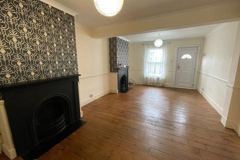 2 bedroom terraced house to rent, Shakespeare Road, Romford