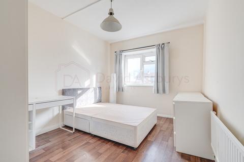 3 bedroom flat to rent, Mantus Close, Whitechapel, London