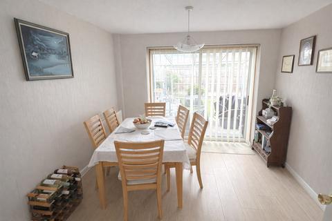 3 bedroom semi-detached house for sale, Winston Avenue, Tiptree