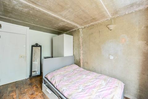 Flat 5, Palmerston House Strasburg Road, London, SW11 5HP