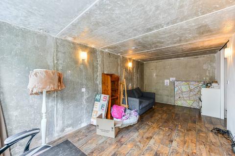 1 bedroom flat for sale, Palmerston House, Battersea, London, SW11