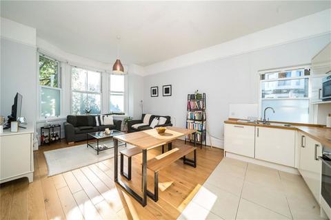 2 bedroom flat for sale, Cavendish Road, London SW12