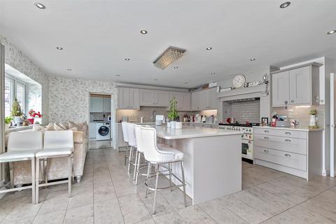 4 bedroom detached house for sale, Watford Road, St. Albans