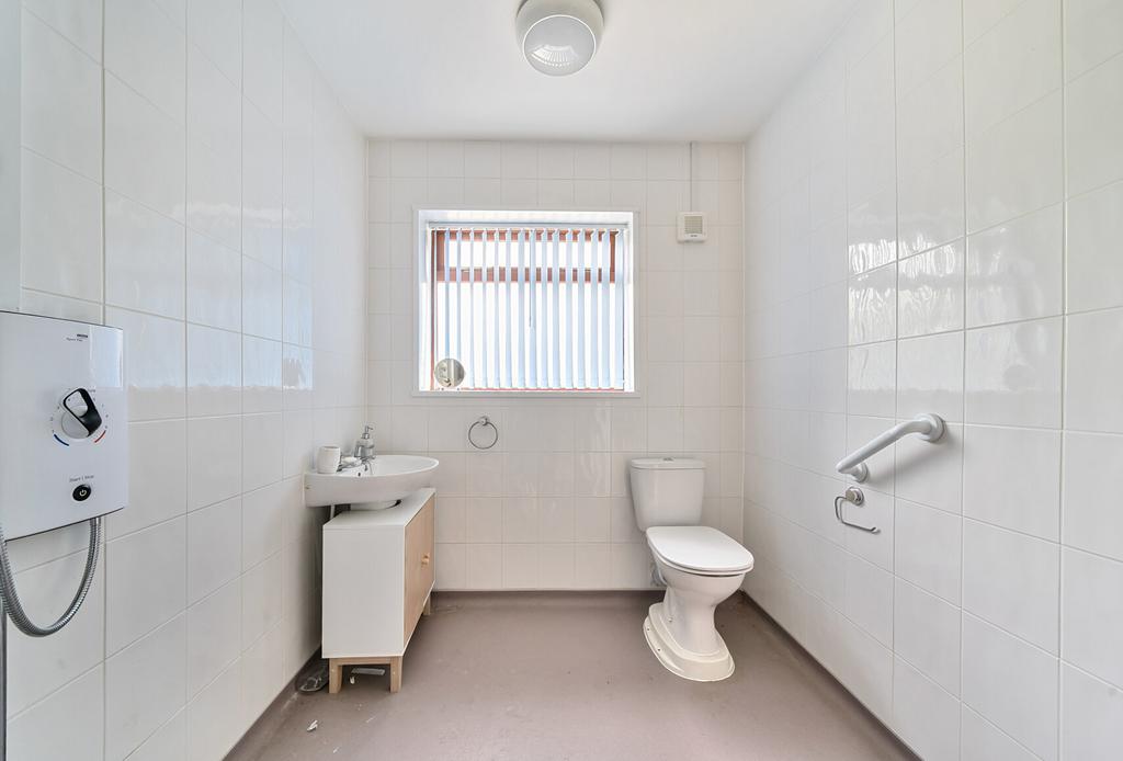1316257-12-685ab1...
