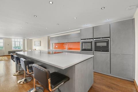 2 bedroom flat for sale, Wapping Wall, London