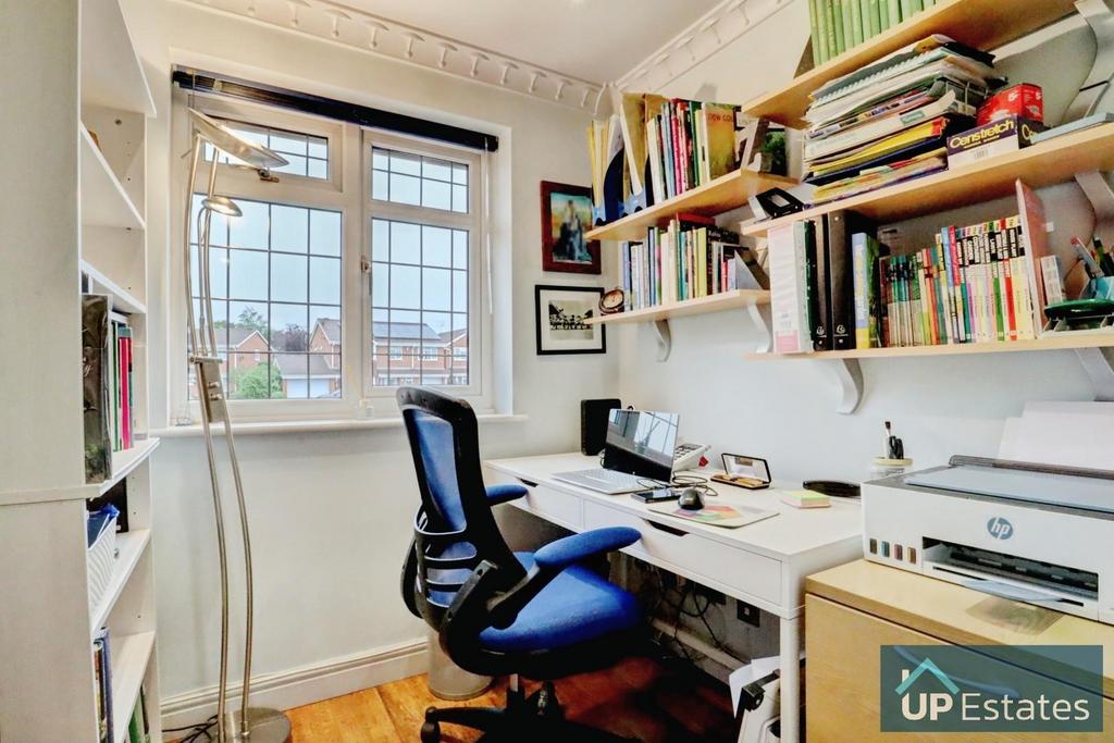 Bedroom/study